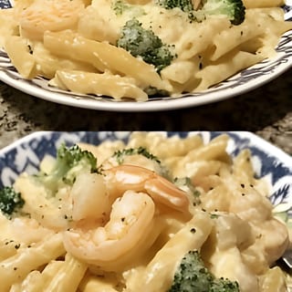 Shrimp Broccoli Alfredo Pasta