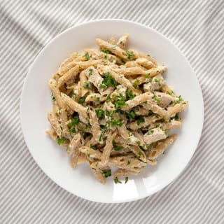 Garlic Parmesan Chicken Alfredo Pasta