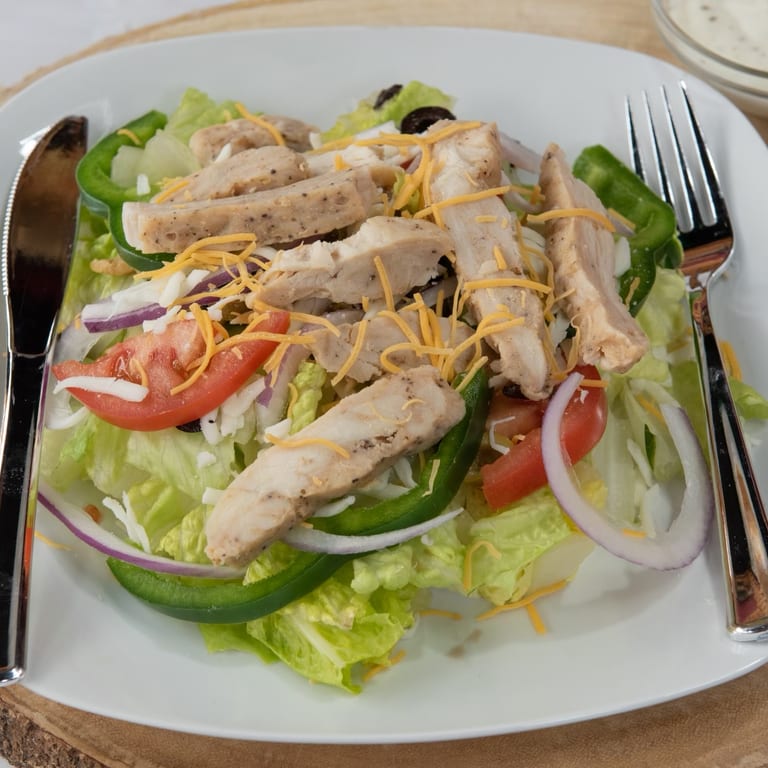 Grilled Chicken Salad Delight